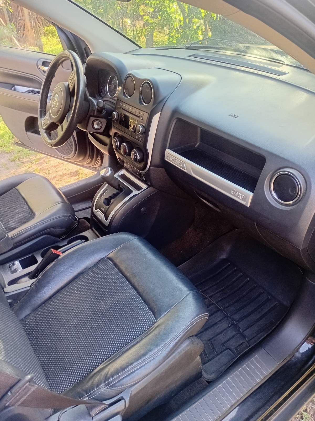 Продам jeep compass