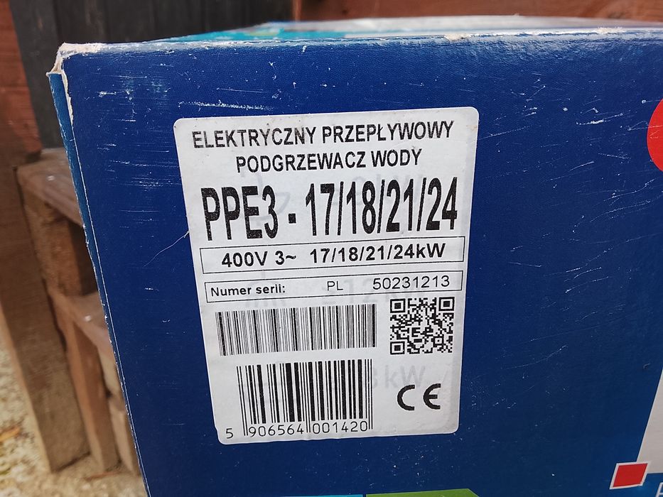 Elektryczny przepływowy podgrzewacz wody
