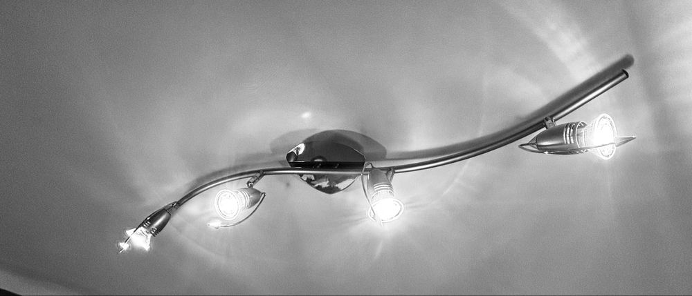 Lampy  sufitowe  halogeny led 230V 2 szt