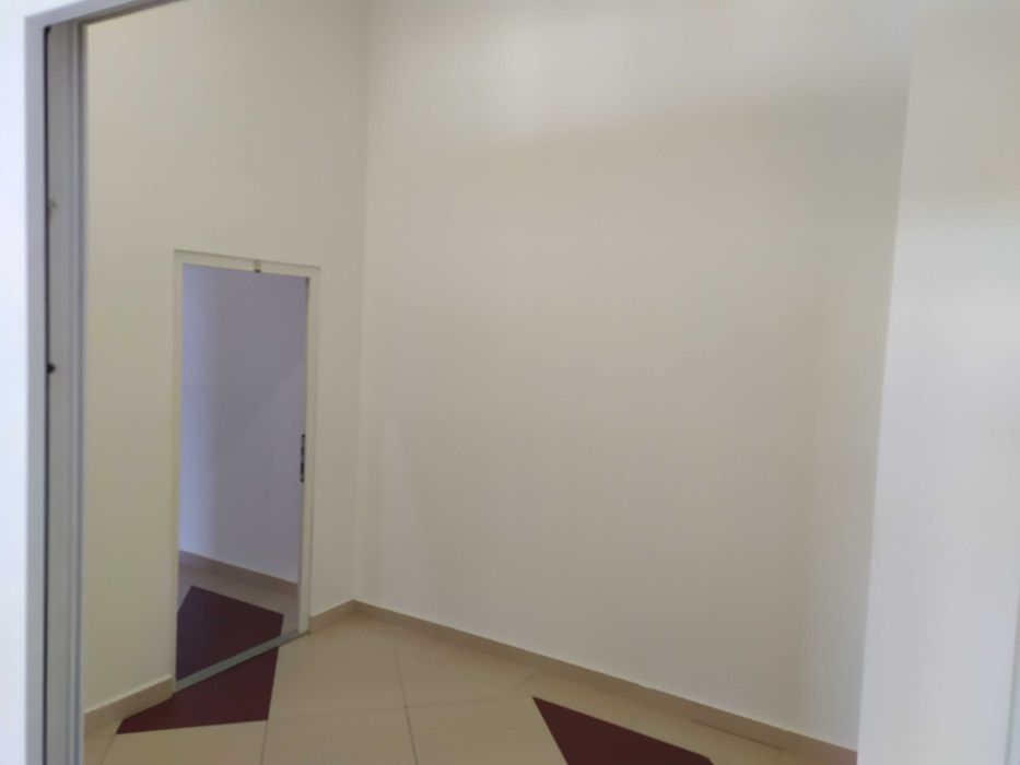 Залишилося одне приміщення 50 м2 Оренда комерція  Головна 246Р