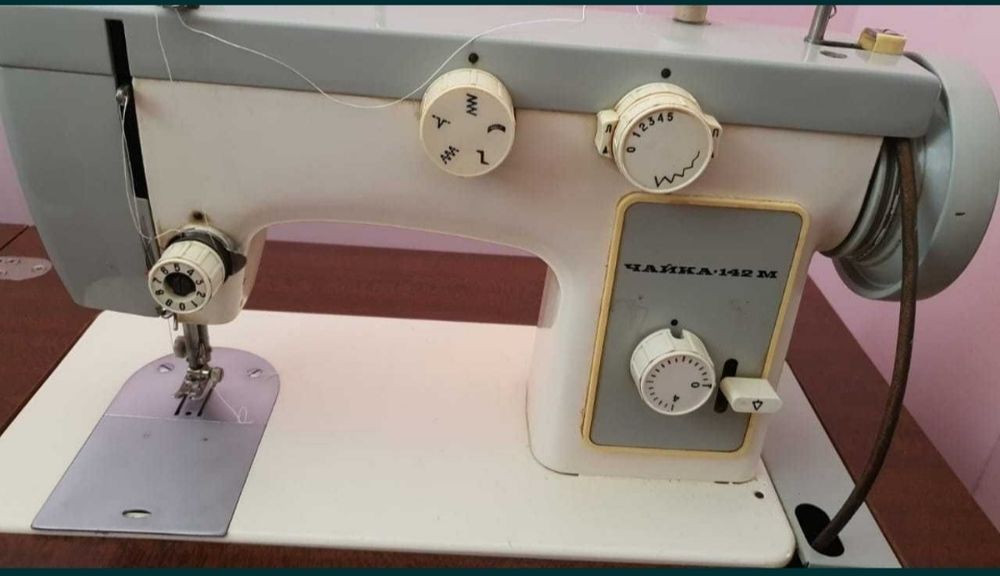 Продам швейную машину ,"Чайка"