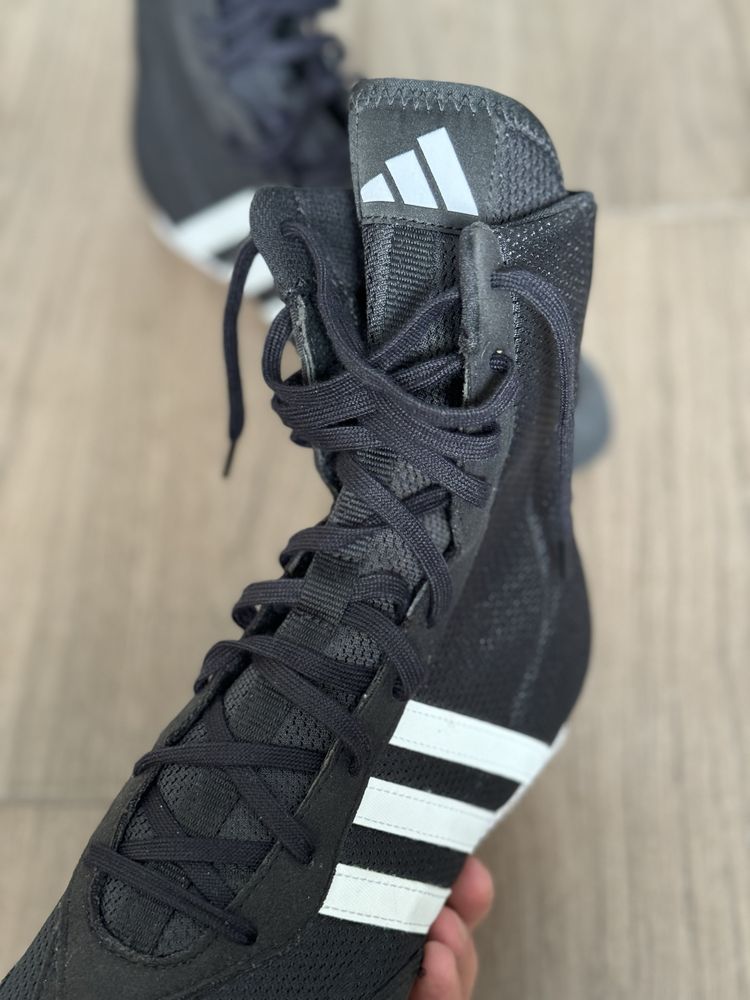 Adidas  Box Hog 2 FX0561 44, 48