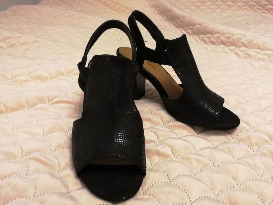 Czarne eleganckie sandały na słupku Jenny Fairy 39