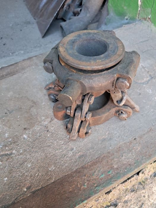 Хрестовина зчеплення пускачаП 23У,Т-130