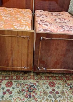 Продам 2 односпальних лакованих ліжка,з матрацами новими .
