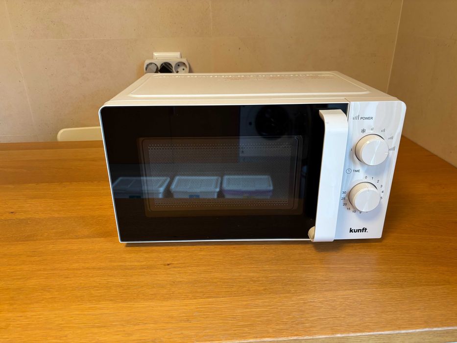 Micro-ondas KUNFT KMW-4459 (20 L - Sem Grill - Branco)