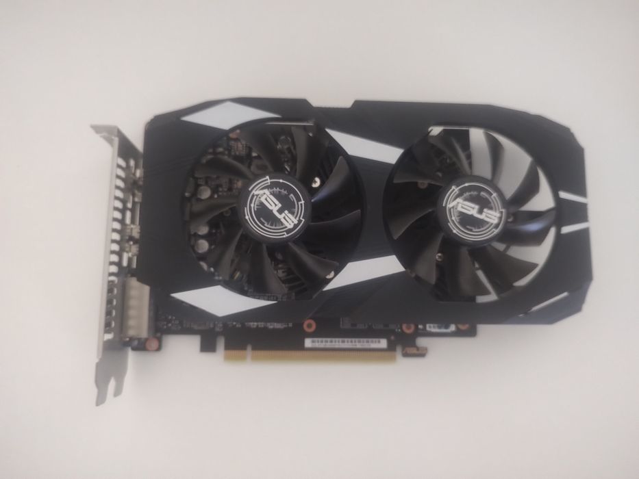 GTX 1650 asus dual 4 gb
