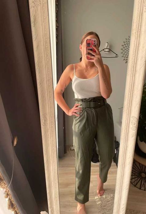 Spodnie Stradivarius khaki skórzane z paskiem r. 36