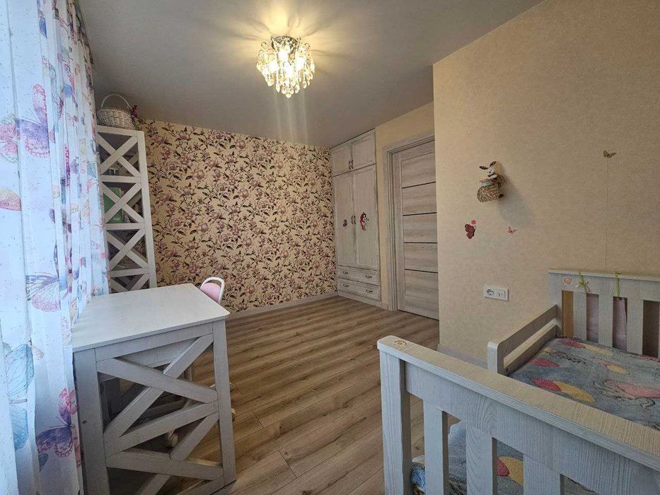 Продам трикімнатну квартиру