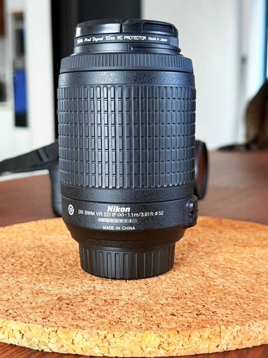 Nikon D3300 + Objetiva 18-55mm + Objetiva 55-200mm + Bolsa