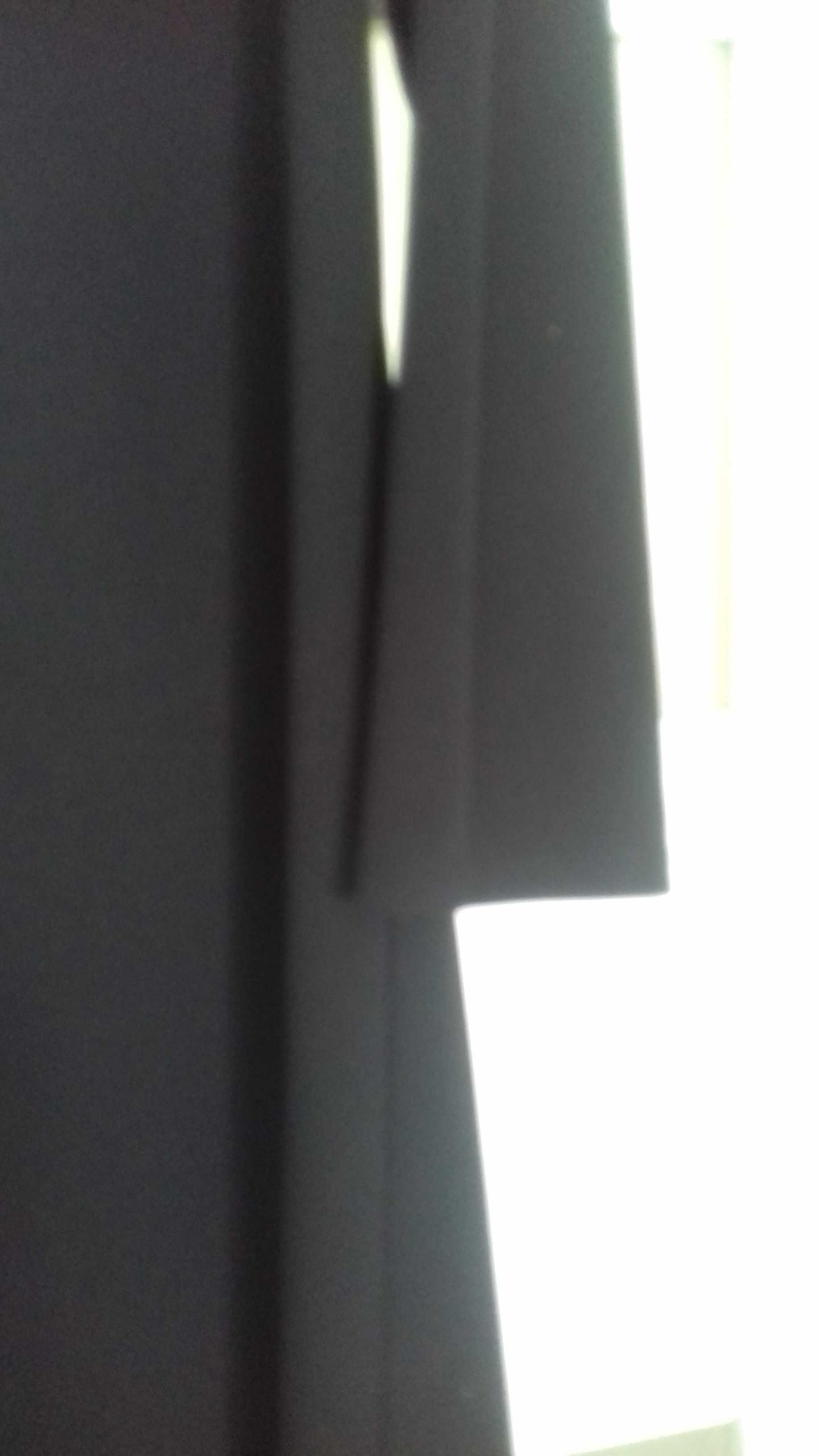 Czarna elegancka tunika z wydłużonym tyłem