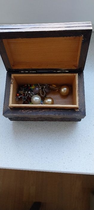 Drewniana szkatułka