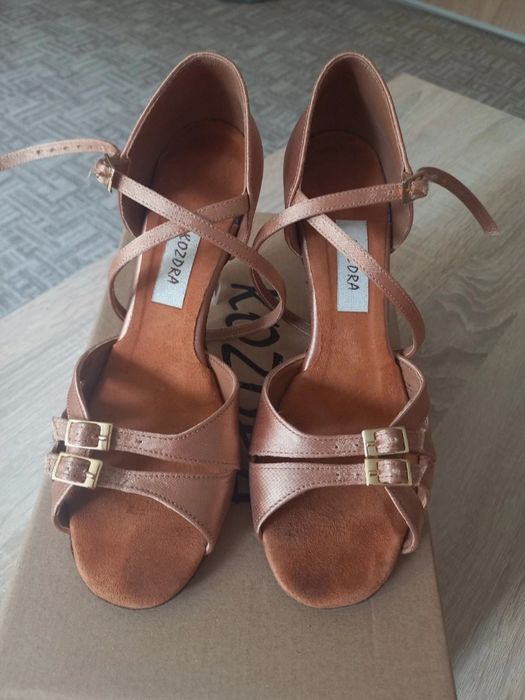 Buty taneczne Kozdra rozmiar 36 (pasuje na standardowe 38)