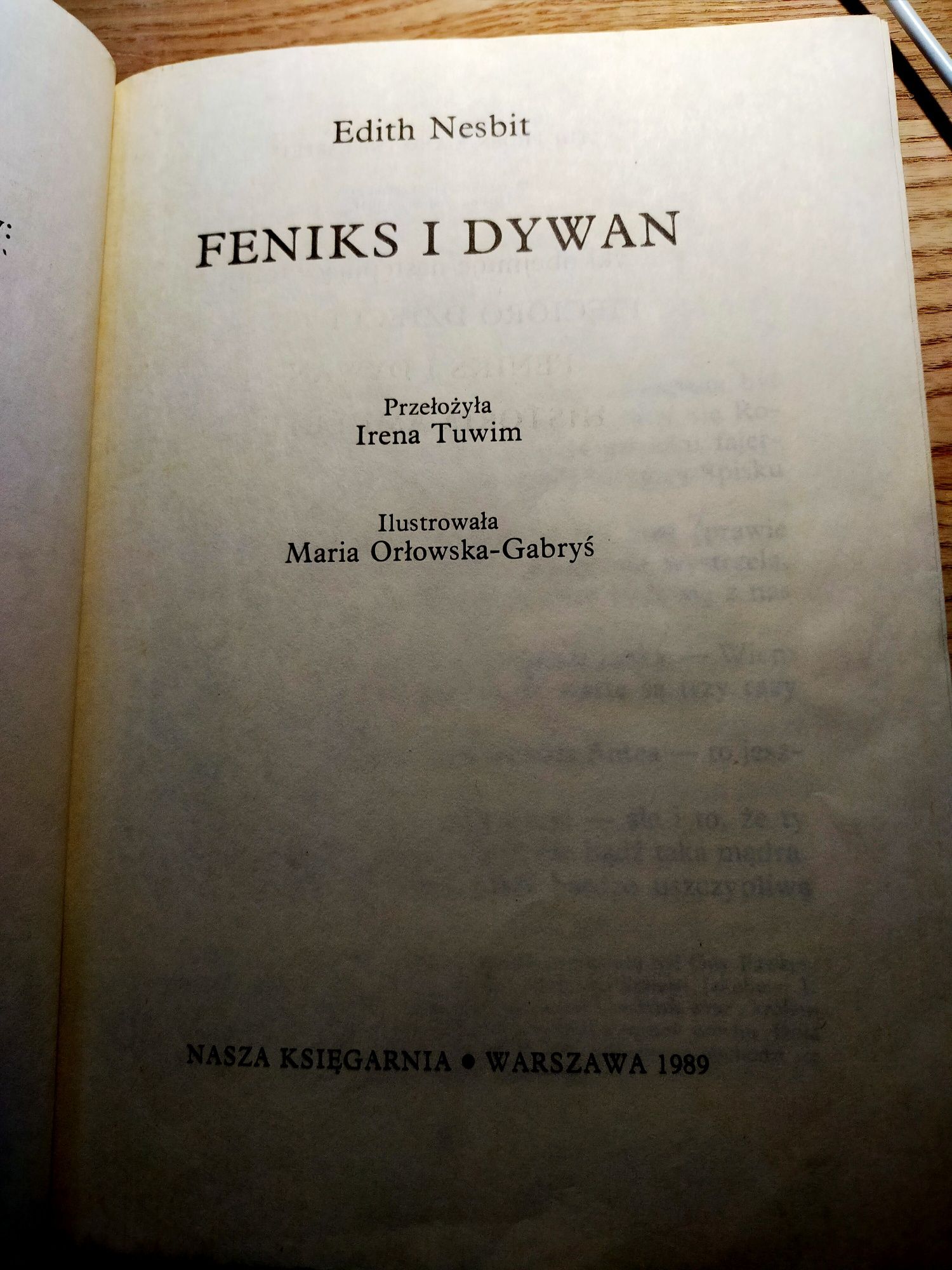 Nesbit. Pięcioro dzieci i coś. Feniks i dywan. Historia amuletu.