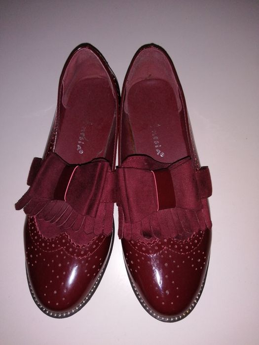 Sapatos bordeaux