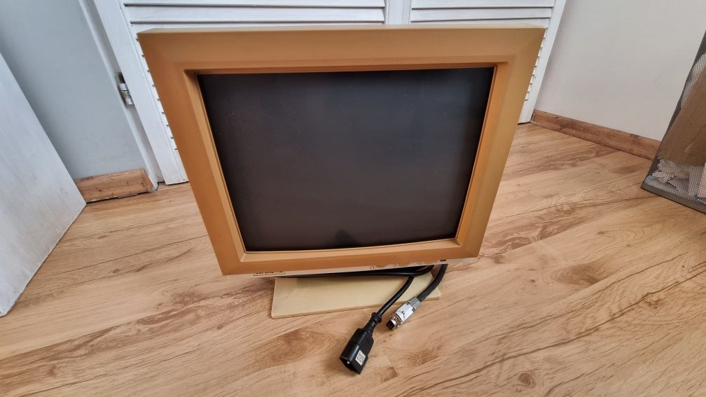 Zabytkowy Monitor CRT Supertron SM-1416