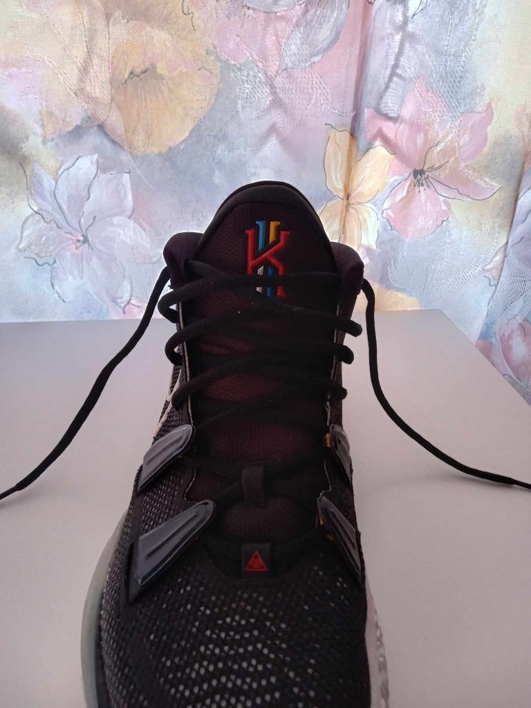 Sprzedam buty kyrie 7 h020