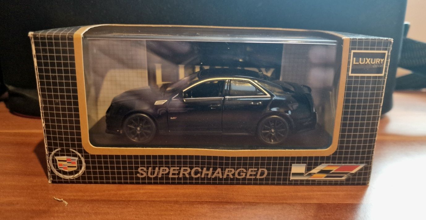 Cadillac CTS-V 2009 1:43 Luxury die-cast model