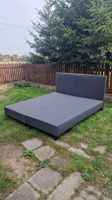 180x200 Łóżko używane w bardzo dobrym stanie 

Materac w średnim stani