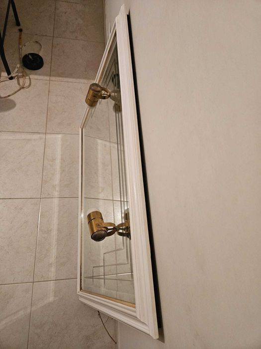 Espelho WC com dois focos de luz