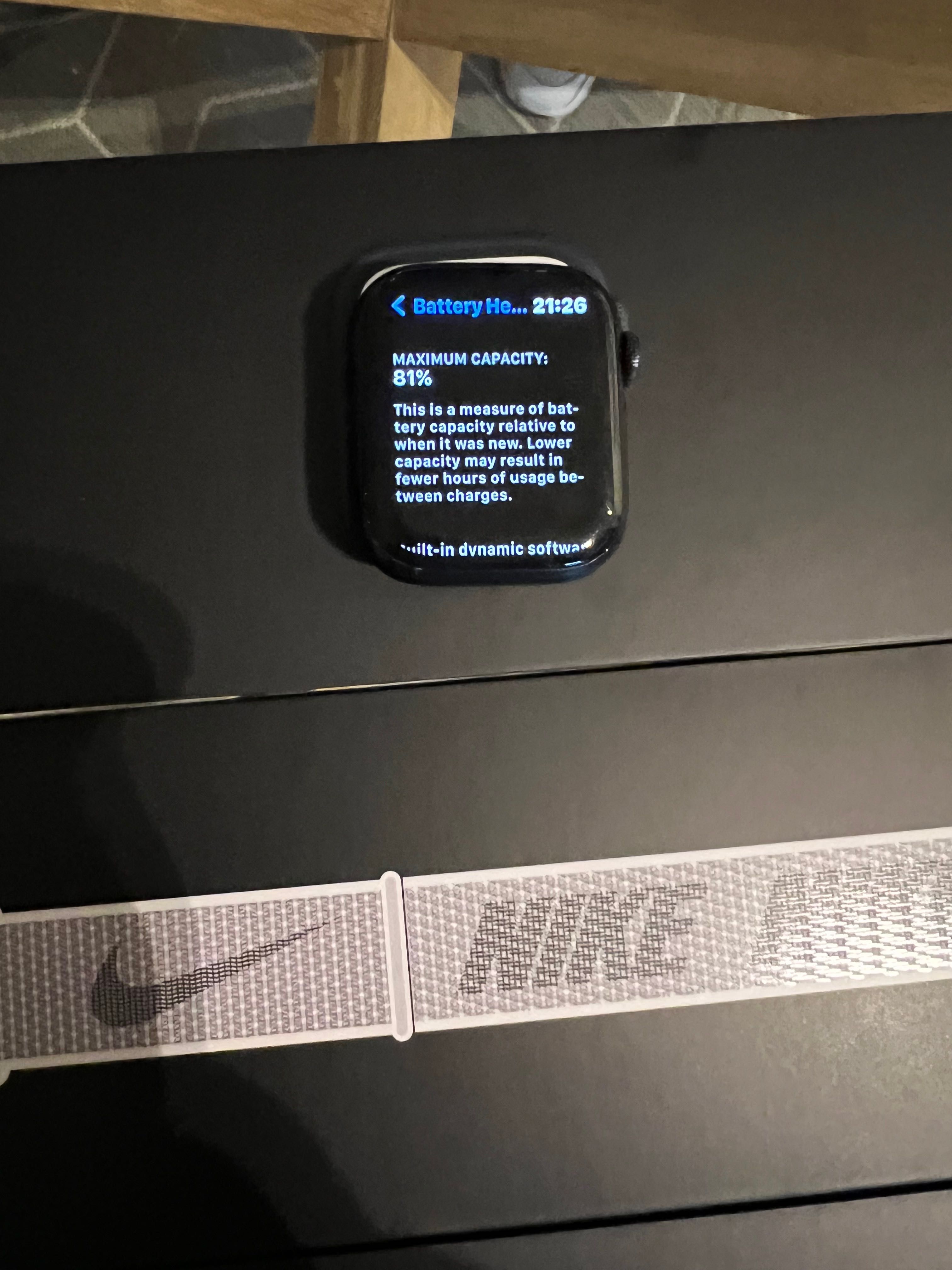 Apple Watch 7 NIKE 41 mm GPS + Cellular Midnight Alu Czarny
