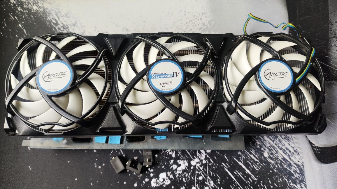 Кастомна система охолодження Arctic Accelero Xtreme IV 300W RTX GTX RX