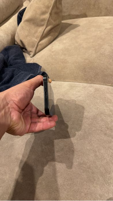 iPhone 16 pro max 256gb ( março deste ano )