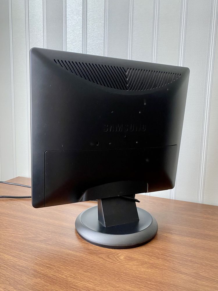 Продам Samsung SyncMaster 931BF