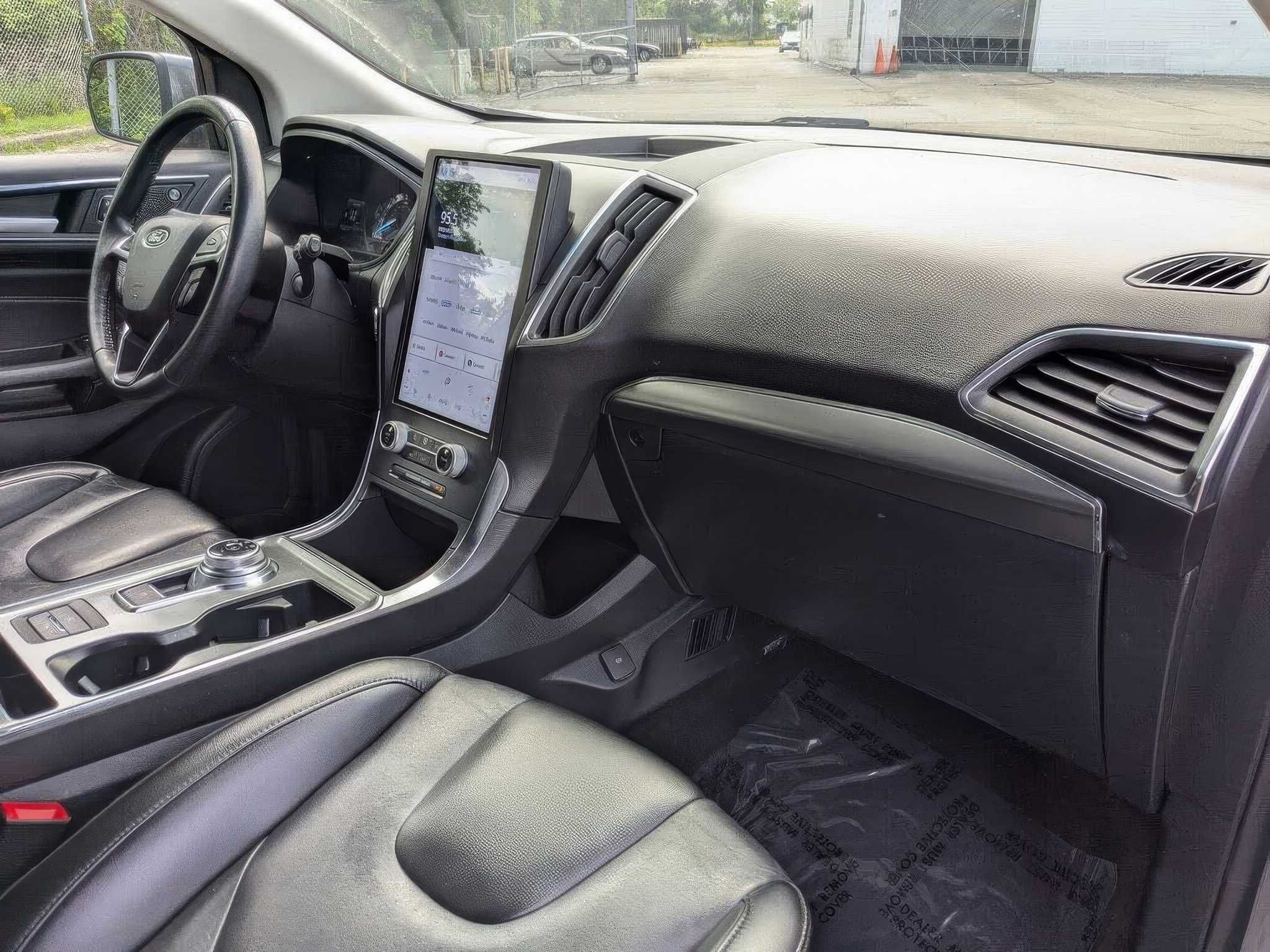 2022 Ford Edge Titanium
