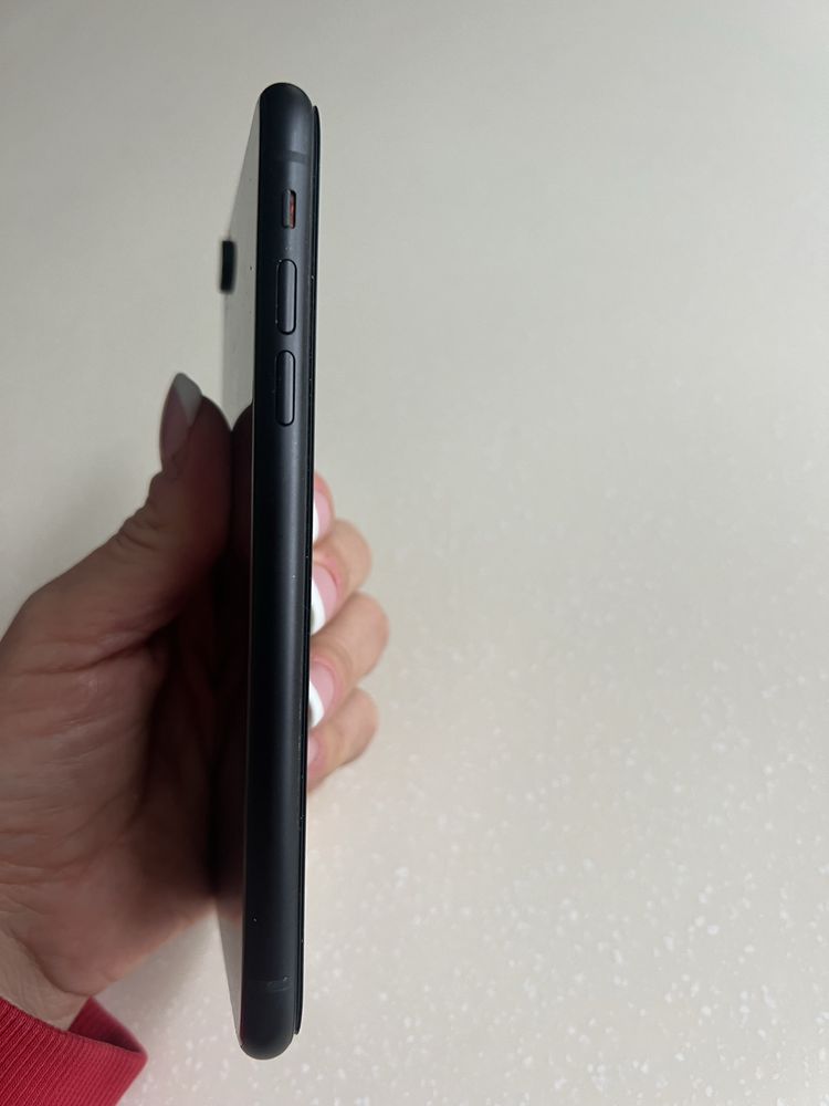 Телефон Apple Iphone  XR