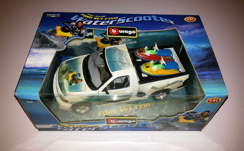 Carros de Coleção Burago - Ford F-150 WATER SCOOTER 1999 - Escala 1/21