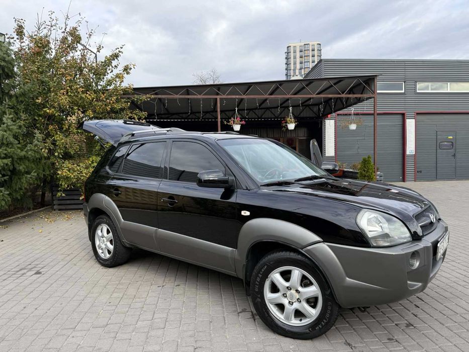 Hyundai Tucson 2008 г 2.0 л дизель, механика, полный привод