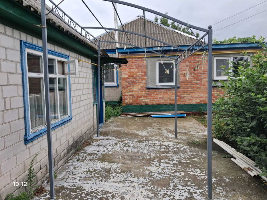 Продаж гарного будинку у с. Лозівок.