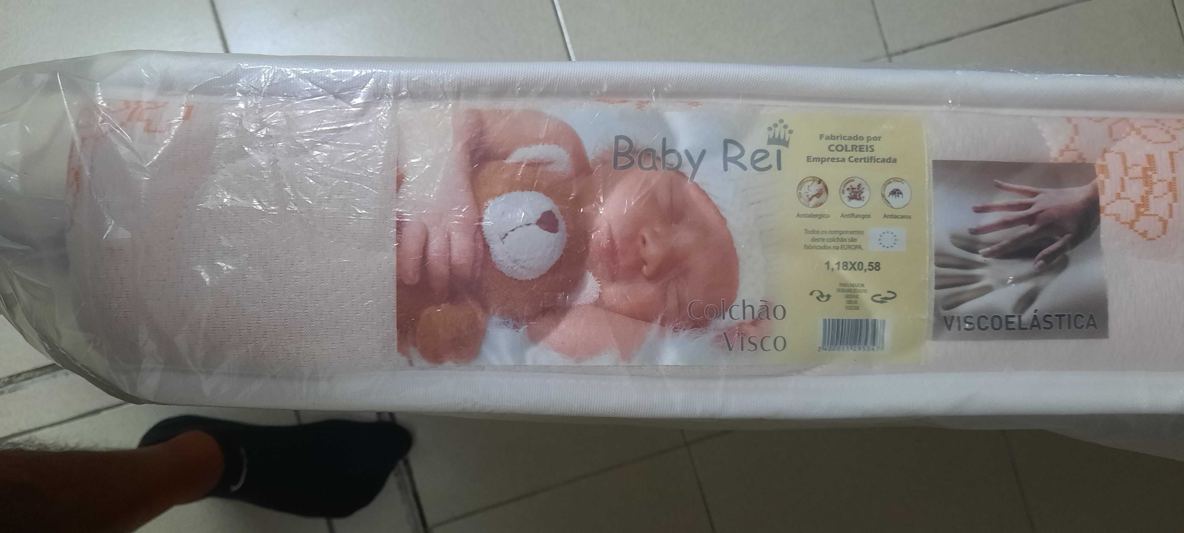 Colchão para cama de bebé.