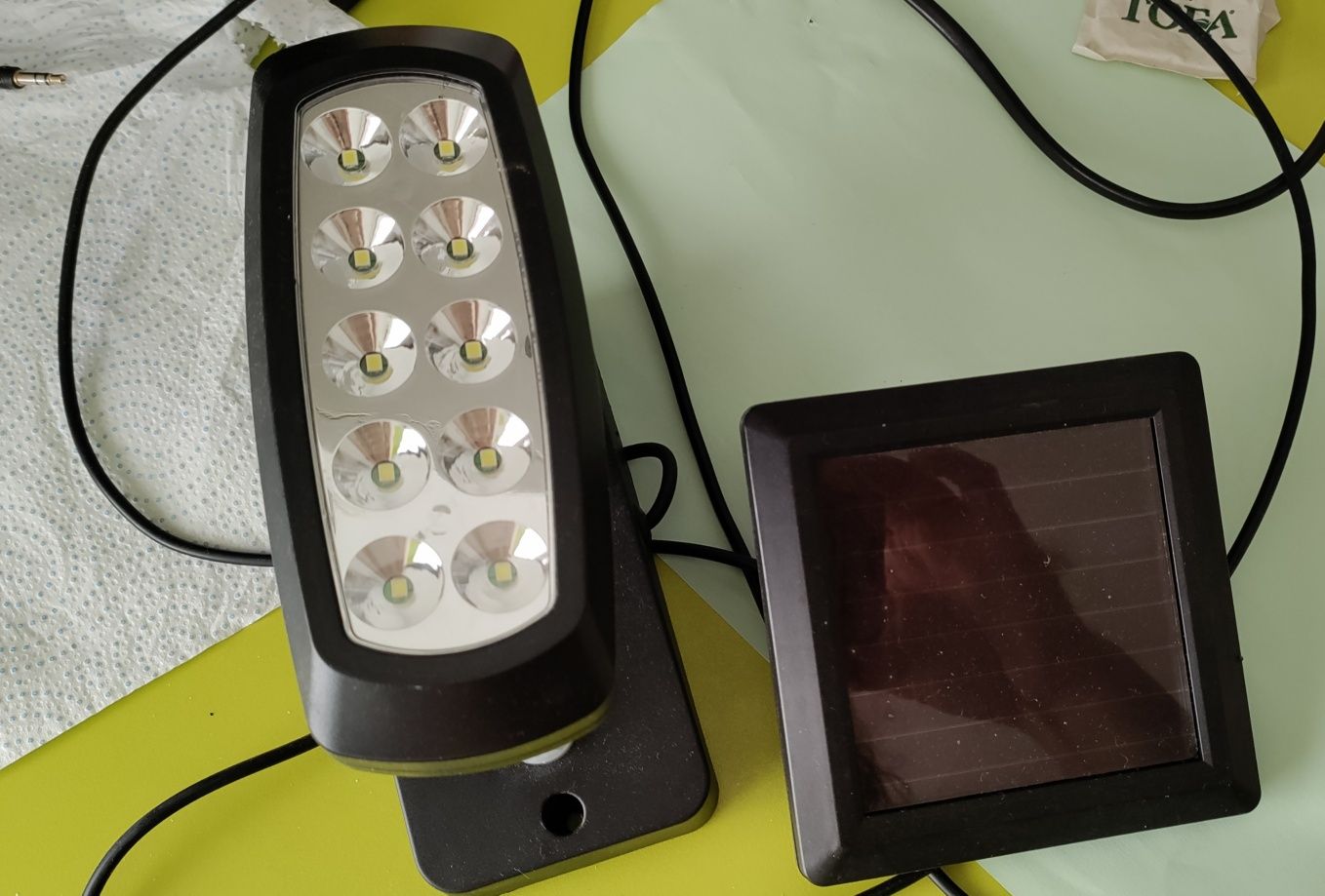 Luz led recarregável com painel solar