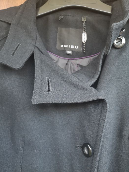 Czarny płaszcz jesienny, 50% wełny, Amisu