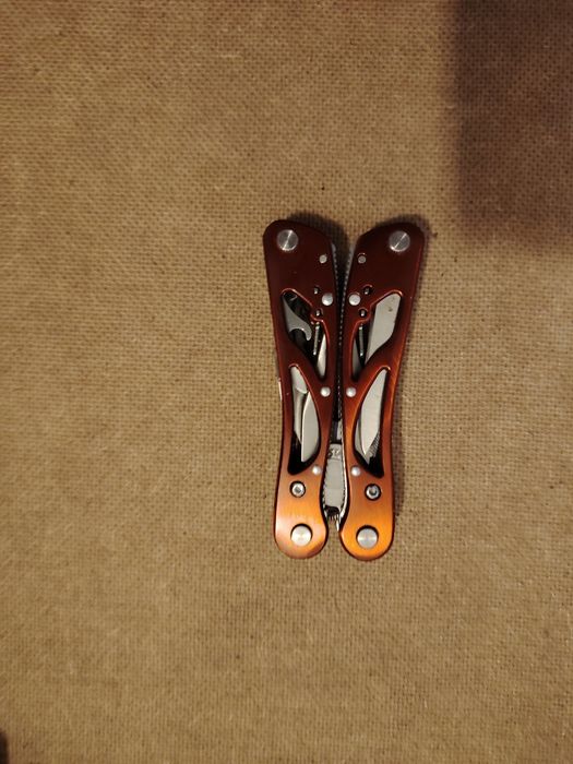 Multitool narzędzie wielofunkcyjne