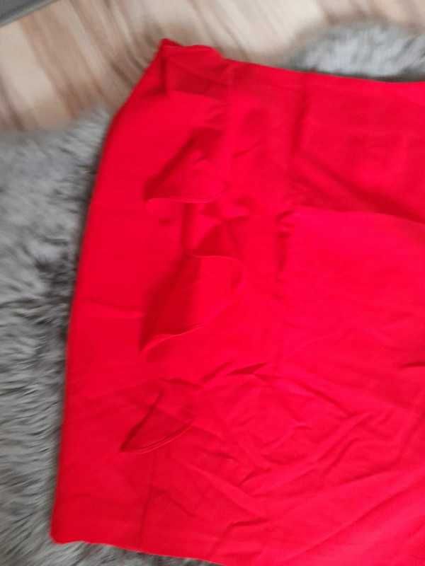 Czerwona spódnica ołówkowa z falbaną Reserved rozm 38