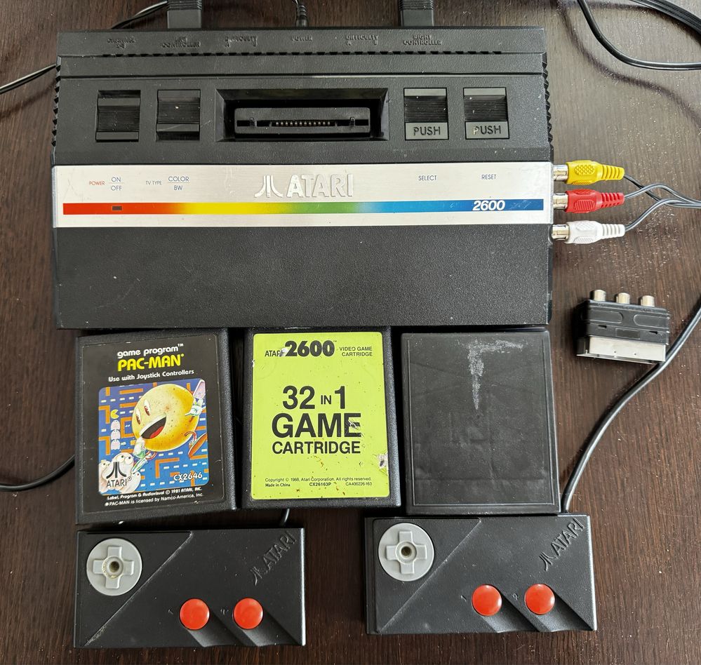 Atari 2600 Video Mod - 3 cartidge - 2 pady - zasilacz - retro zestaw