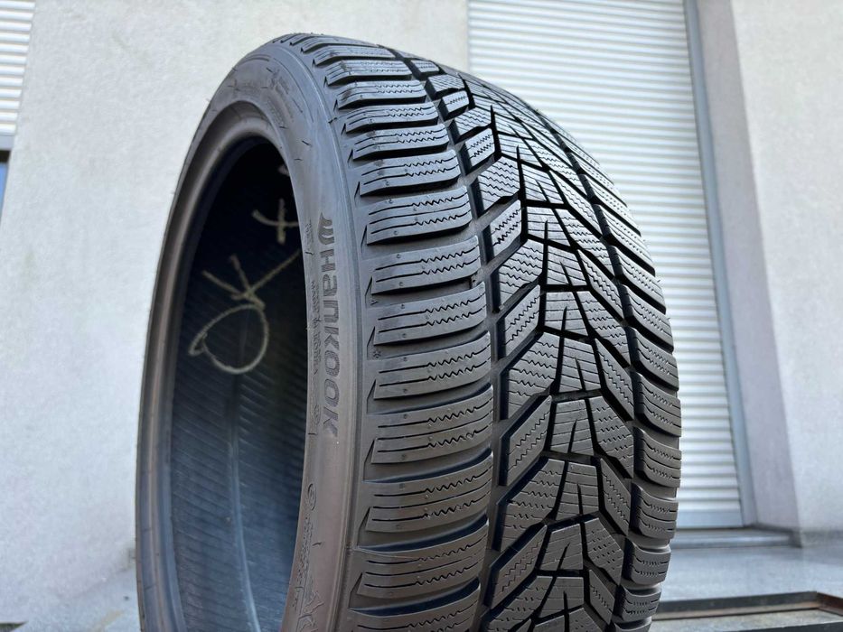 2szt zimowe 235/40R18 Hankook 7,6mm 2022r świetny stan! Z5273 gwarancj