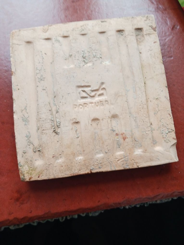 Vendo azuleijos 55€ cada 1 tenho 26 unidades