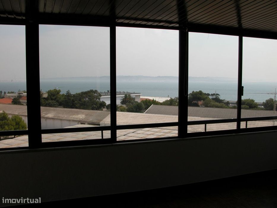 Apartamento T1 com boas areas e bem localizado.