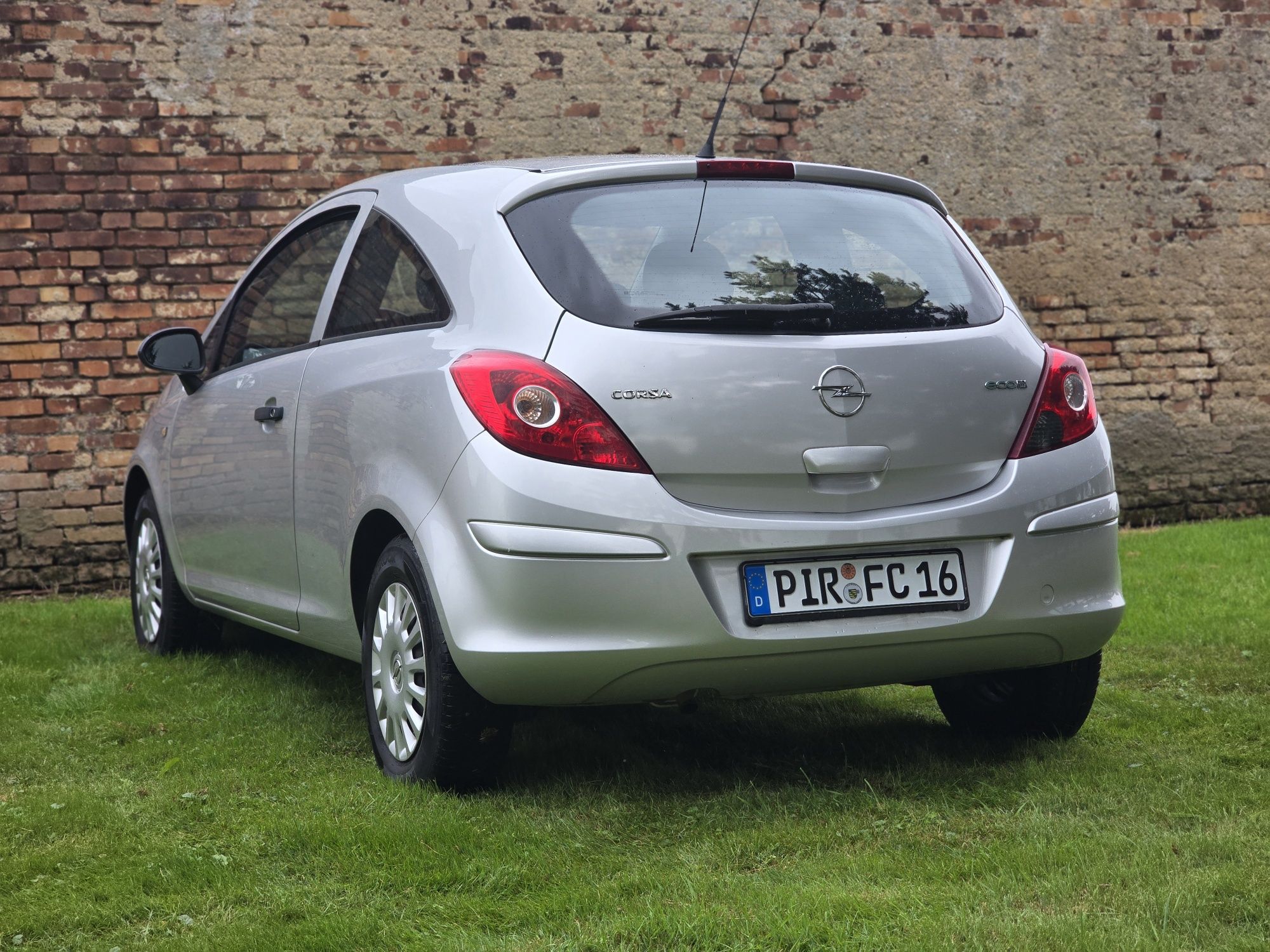 Opel Corsa D Benzyna Mały Przebieg! Super Stan!