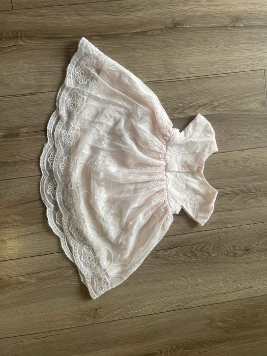 Elegancka Sukienka chrzciny 74 ecru jasny roz koronka