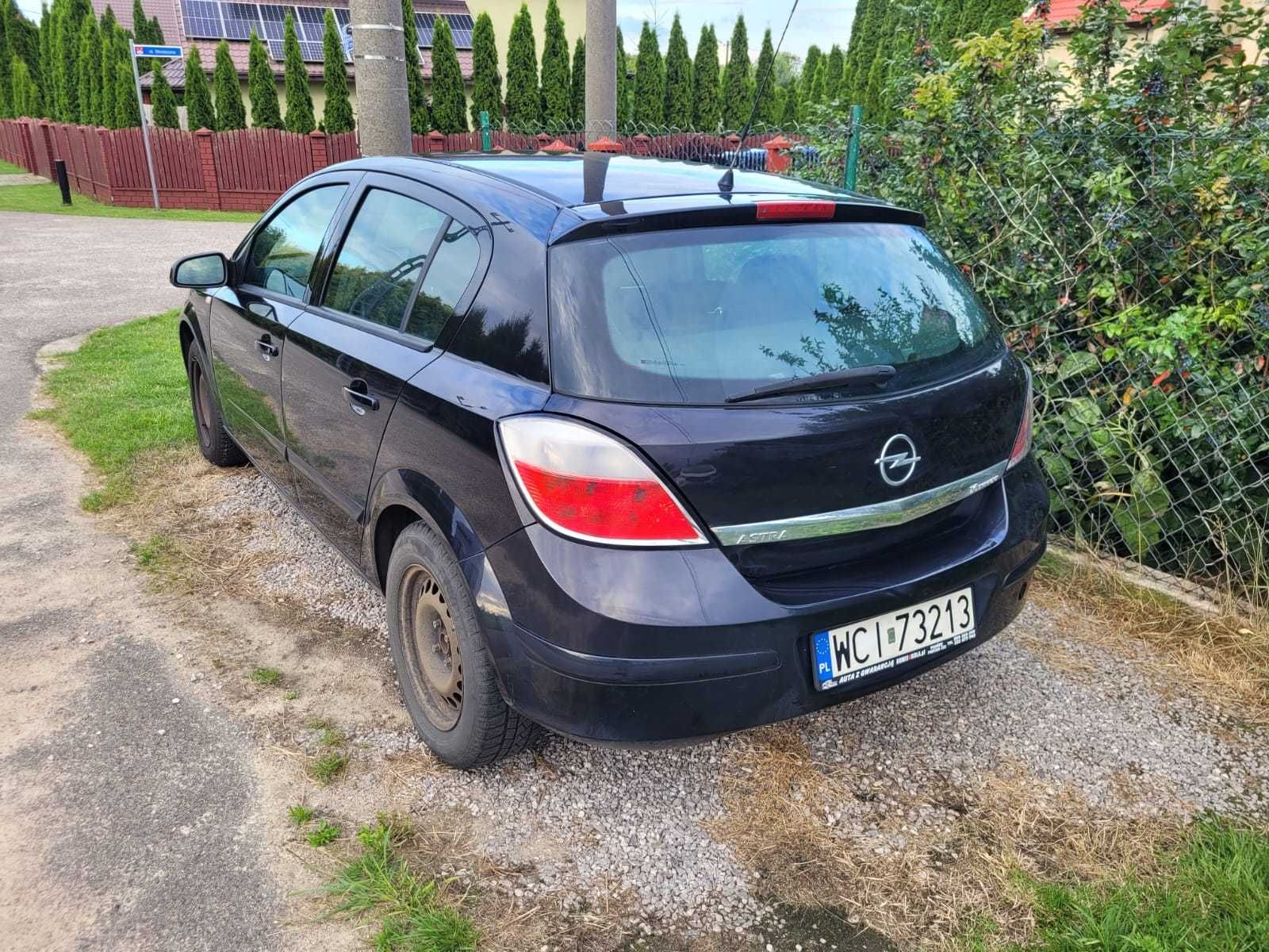 Opel Astra H 1.6 105kM