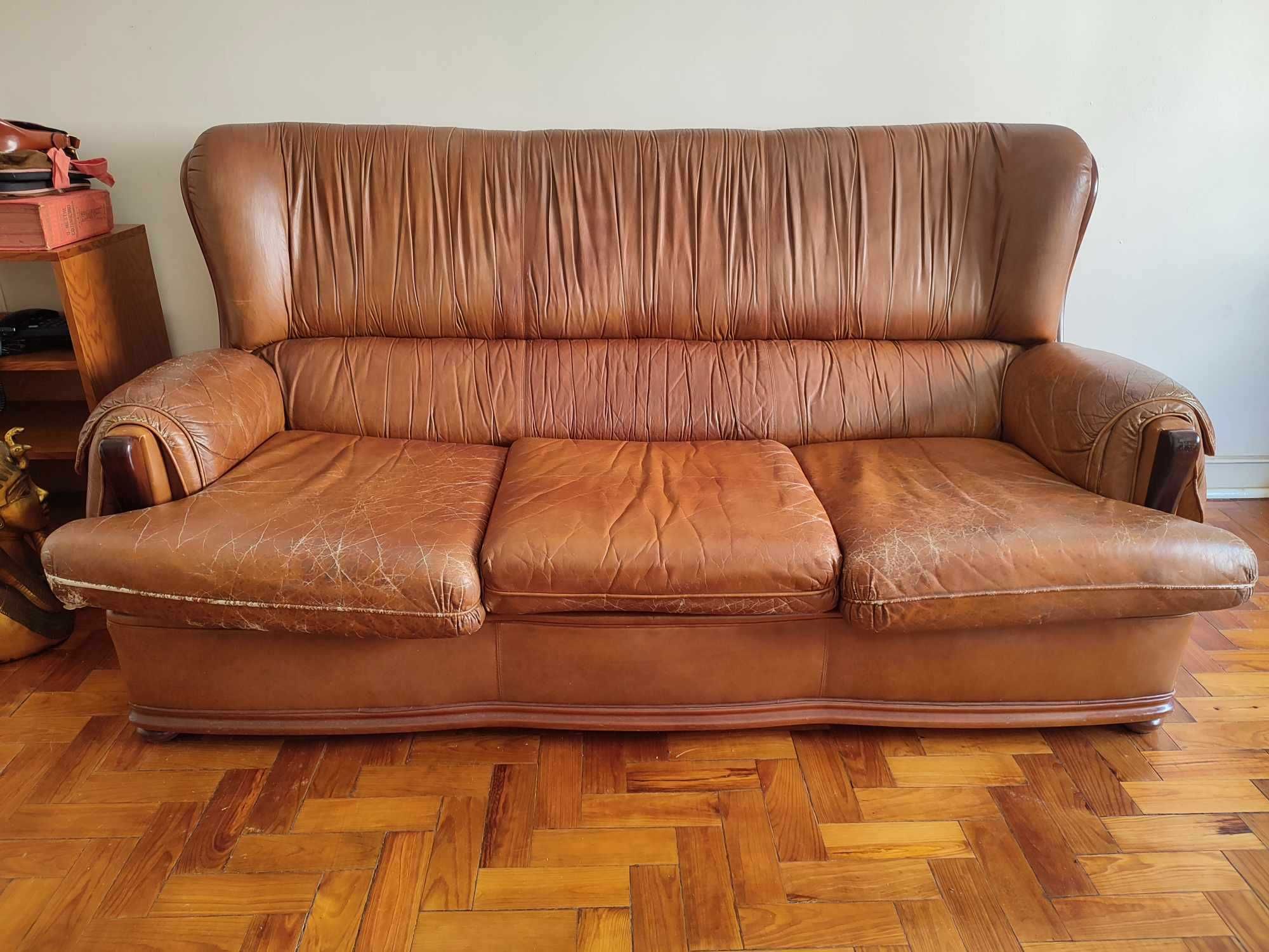 Sofá-cama vintage de 3 lugares, em couro e madeira