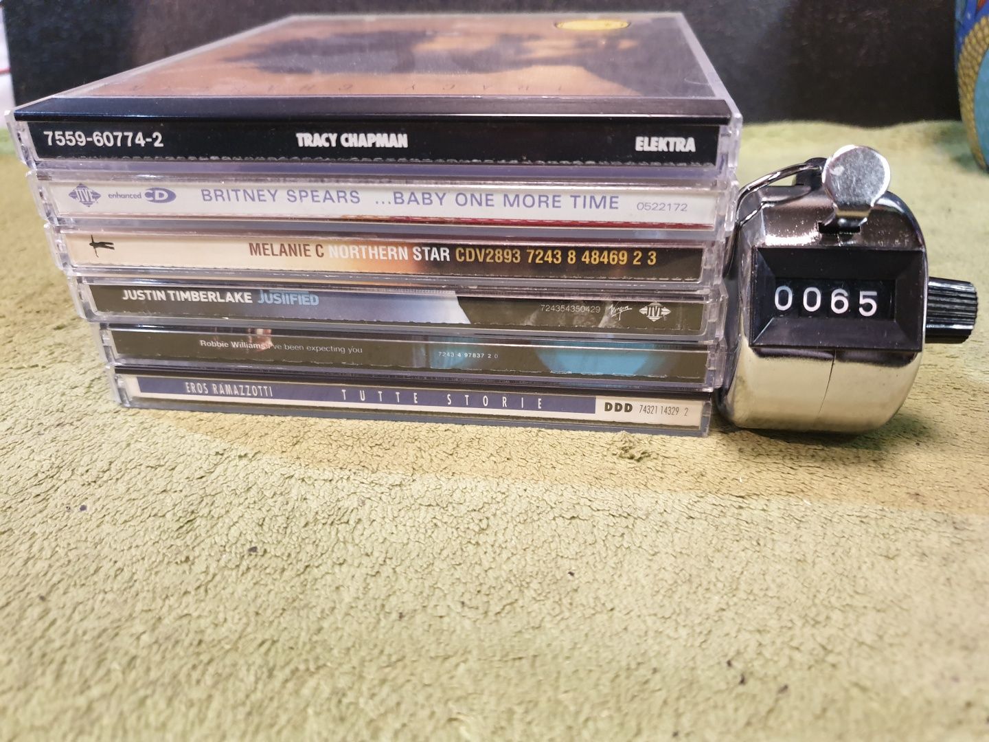 6 płyt CD różni wykonawcy.