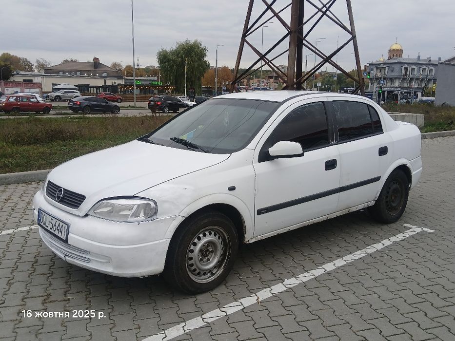 Опель астра седан 1,8 бензин