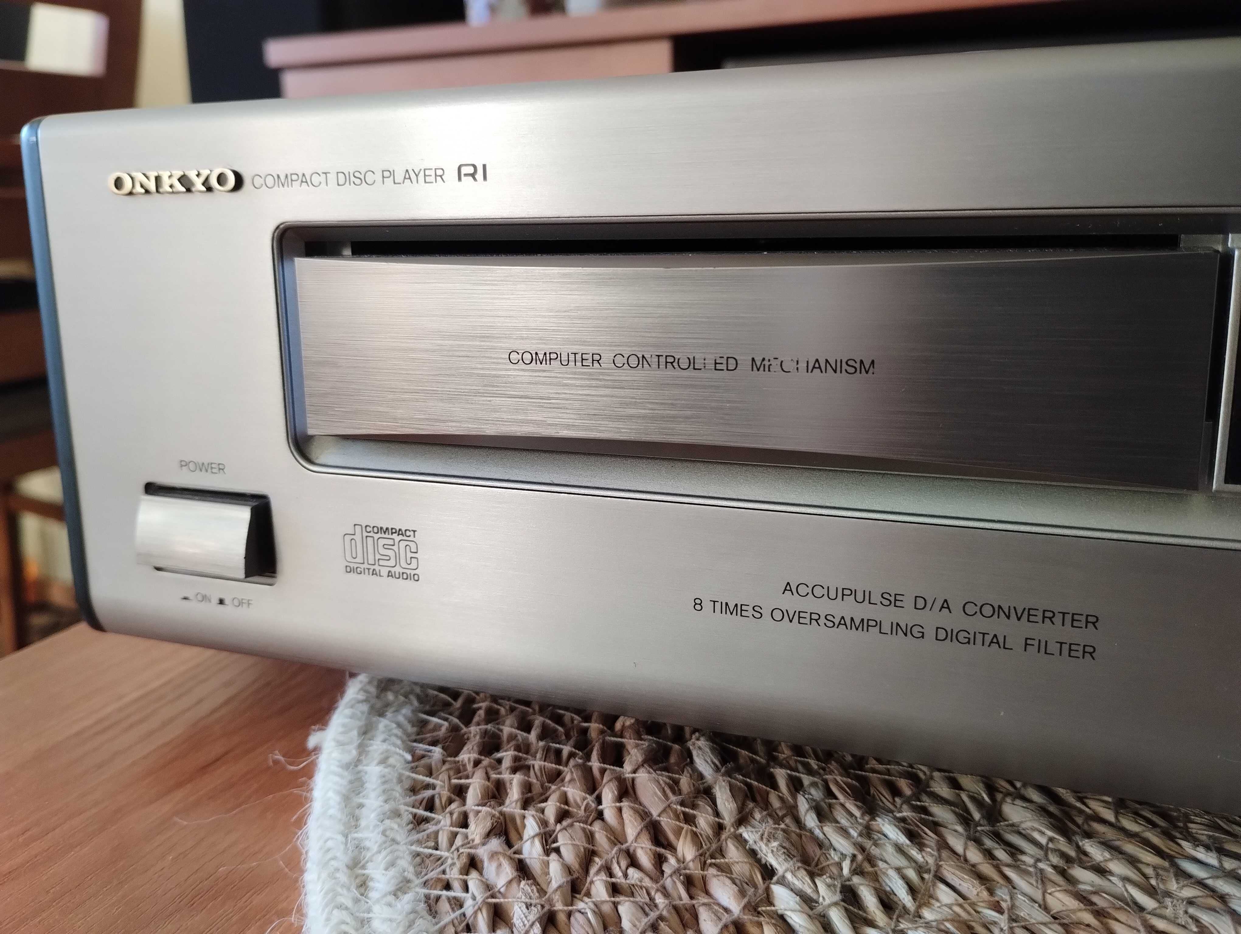 Odtwarzacz CD Onkyo DX-6900