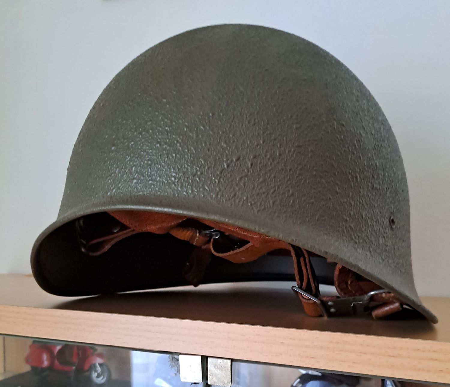 Capacete e Bolsa Militar do Exército Suíço - 1978